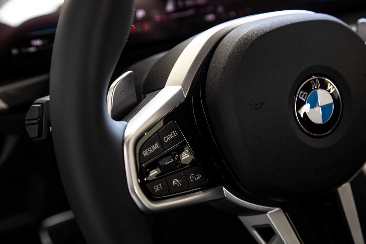 Used 2025 BMW M440i Coupe w/ Premium Package image 17