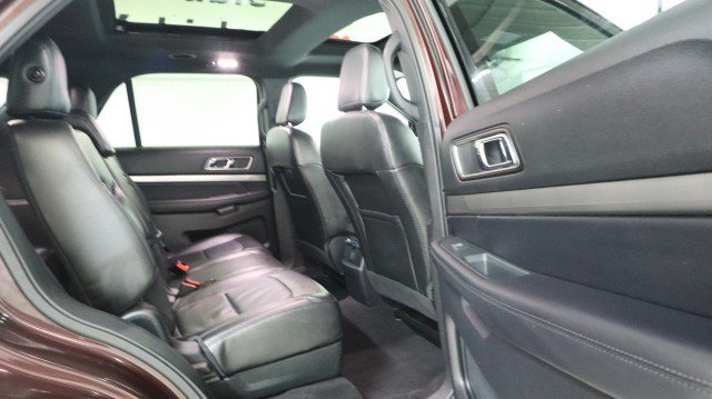 Used 2018 Ford Explorer XLT w/ Equipment Group 202A image 11
