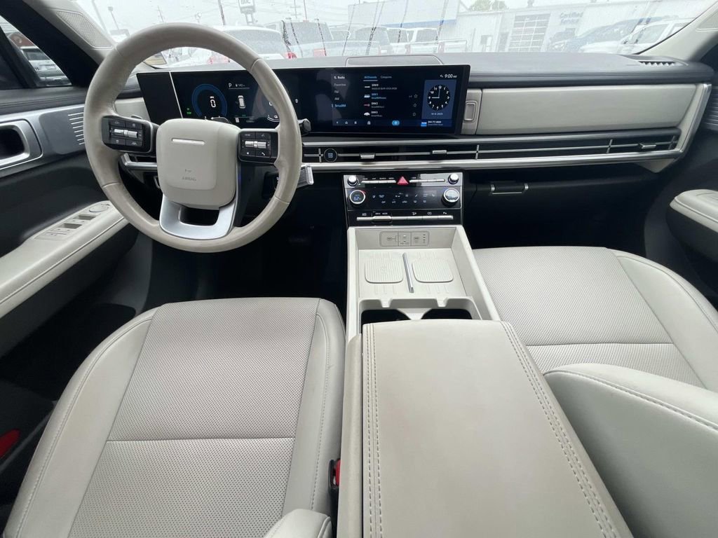 Used 2025 Hyundai Santa Fe SEL image 14