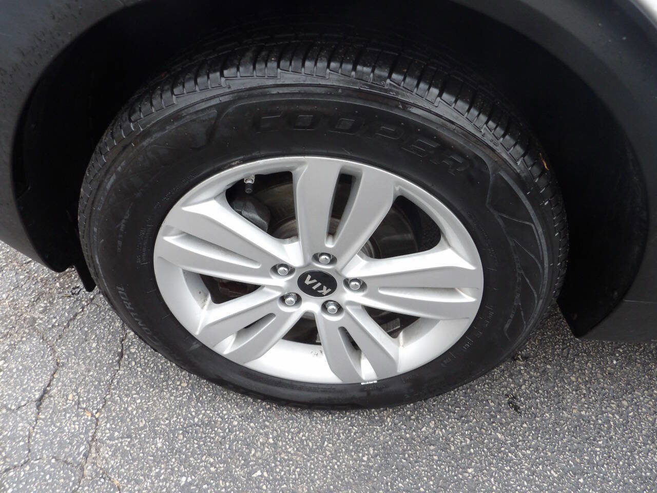 Used 2017 Kia Sportage LX w/ LX Popular Package image 5