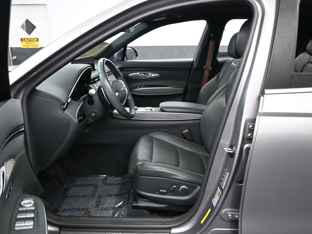 Used 2022 Genesis GV70 2.5T w/ Advanced Package image 11