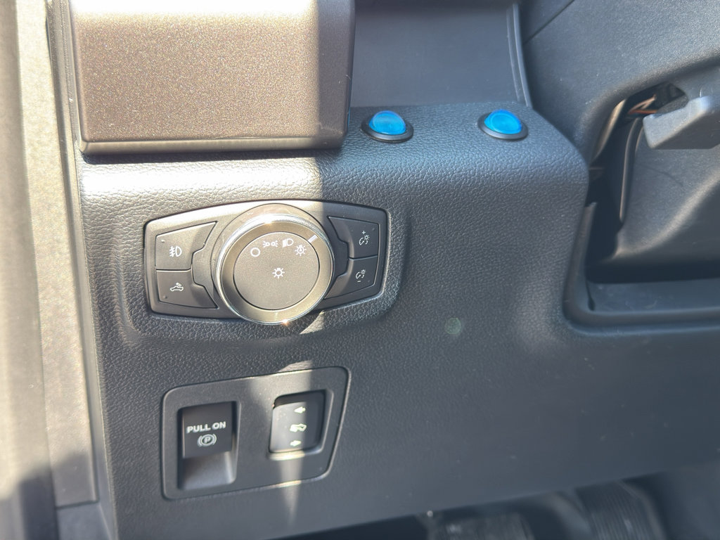 Used 2016 Ford F150 XLT w/ Equipment Group 302A Luxury AWD/4WD image 16