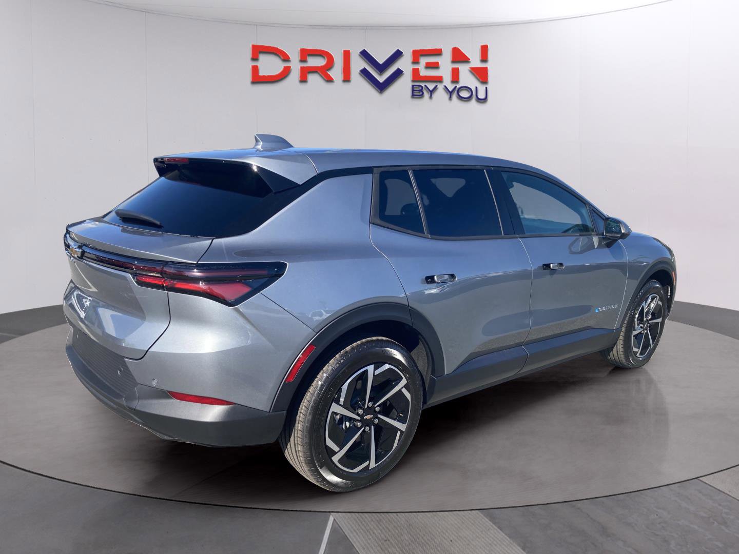 New 2026 Chevrolet Equinox EV LT w/ Comfort Package AWD/4WD image 5