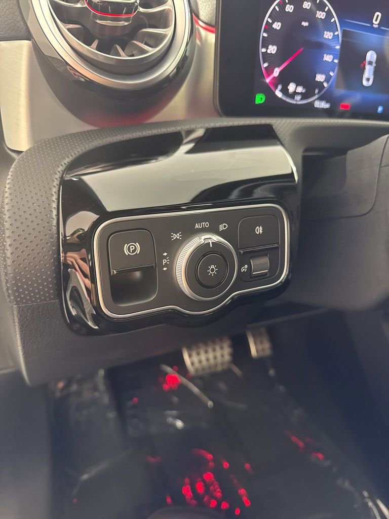 Certified 2024 Mercedes-Benz CLA 250 4MATIC image 26