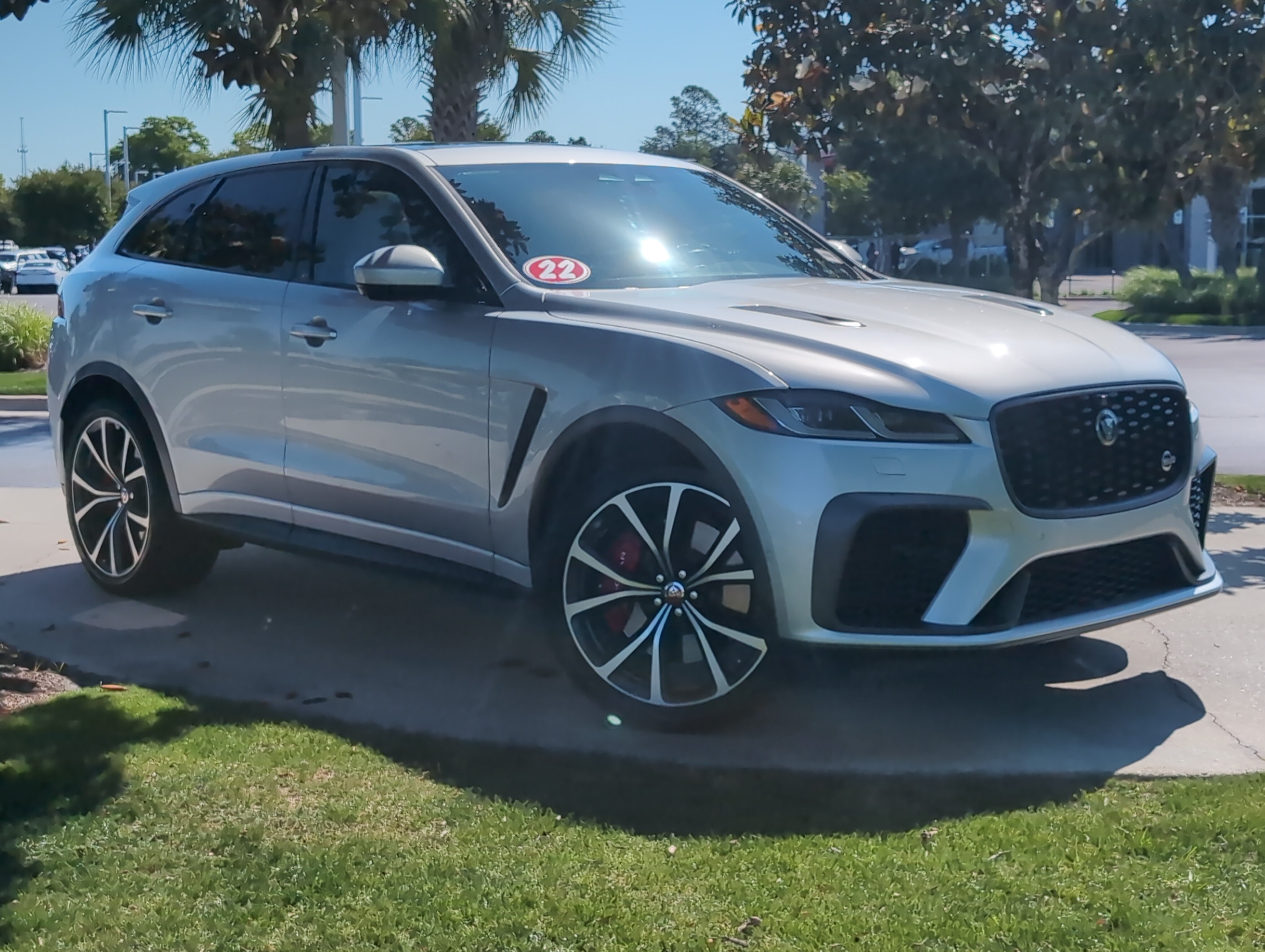 Used 2022 Jaguar F-PACE SVR AWD/4WD image 2