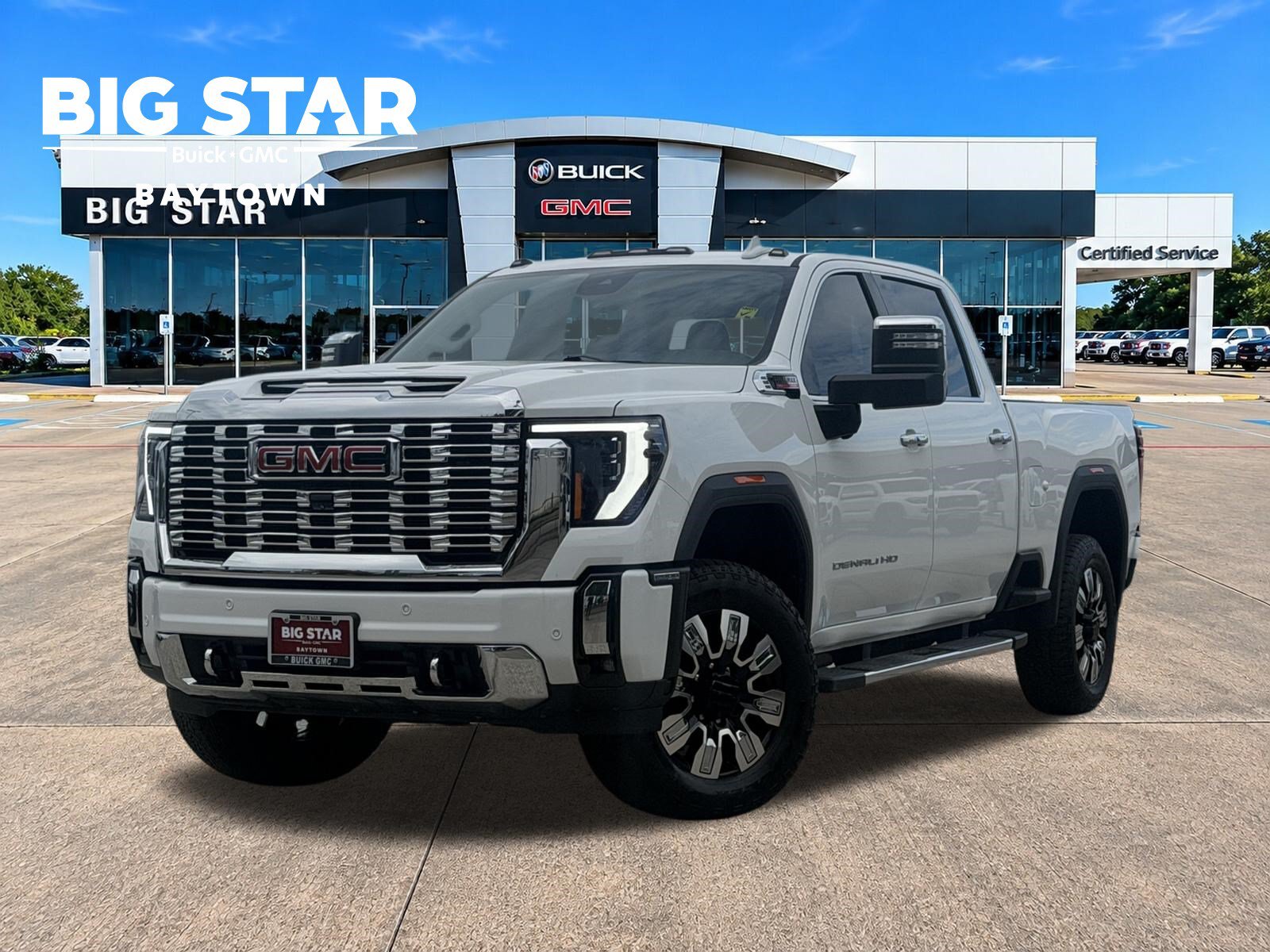 Used 2025 GMC Sierra 2500 Denali AWD/4WD image 1