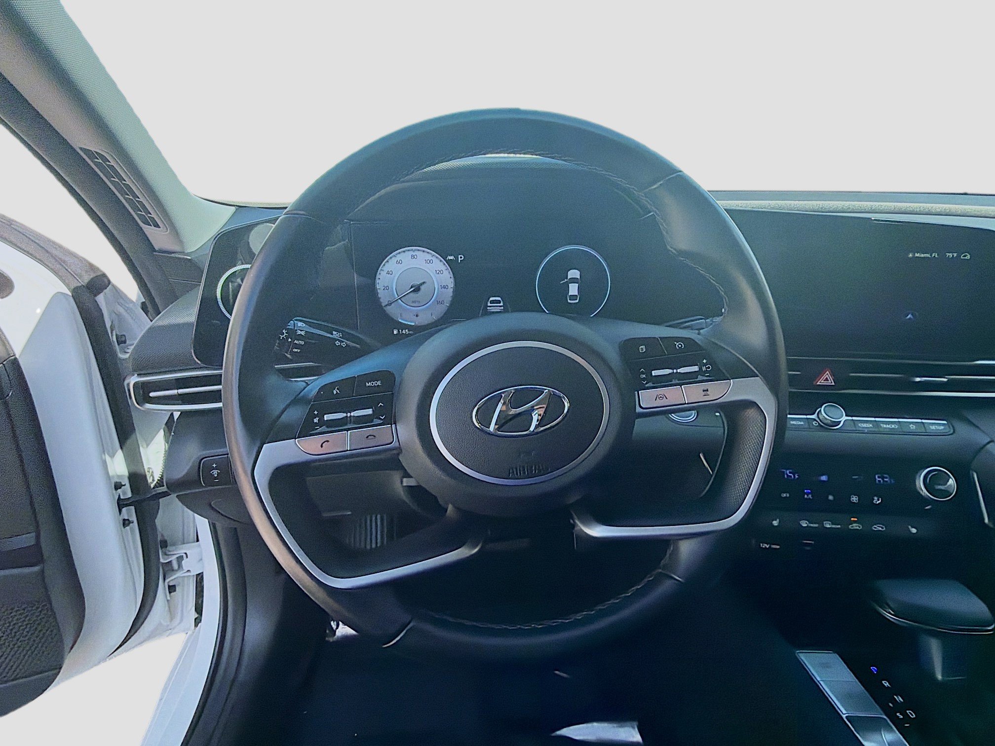 Used 2023 Hyundai Elantra SEL w/ Convenience Package image 8