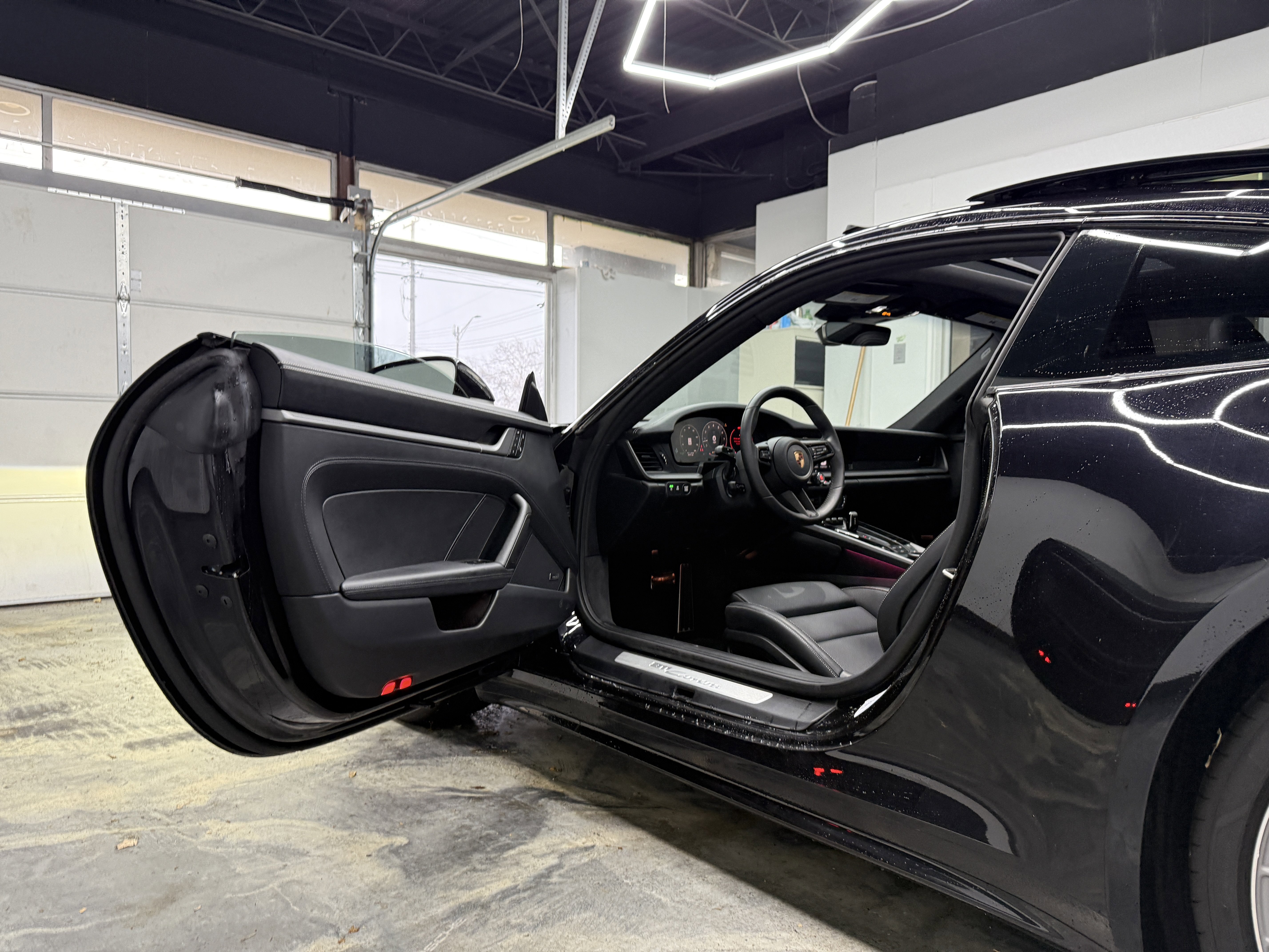 Used 2025 Porsche 911 Carrera image 10