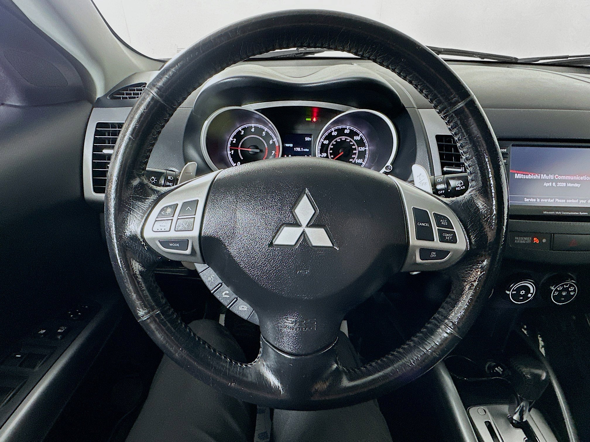 Used 2011 Mitsubishi Outlander SE image 11