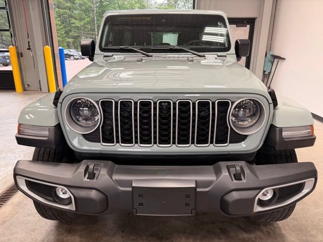 Used 2024 Jeep Wrangler Unlimited Sahara w/ Technology Group AWD/4WD image 3