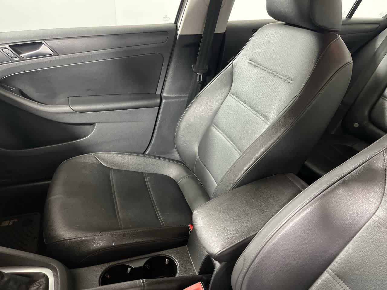 Used 2014 Volkswagen Jetta SE FWD image 14