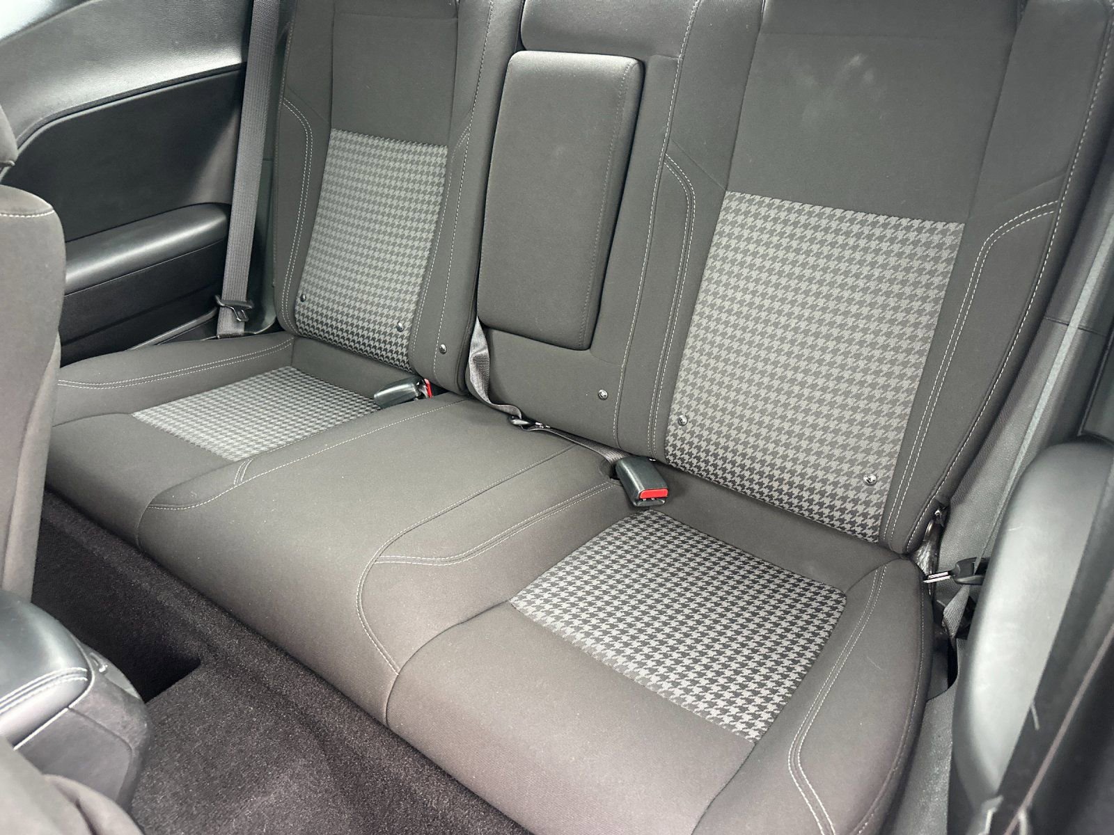 Used 2022 Dodge Challenger SXT RWD image 14