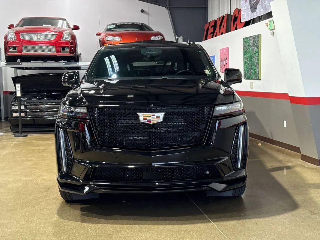 Used 2023 Cadillac Escalade ESV V AWD/4WD image 37