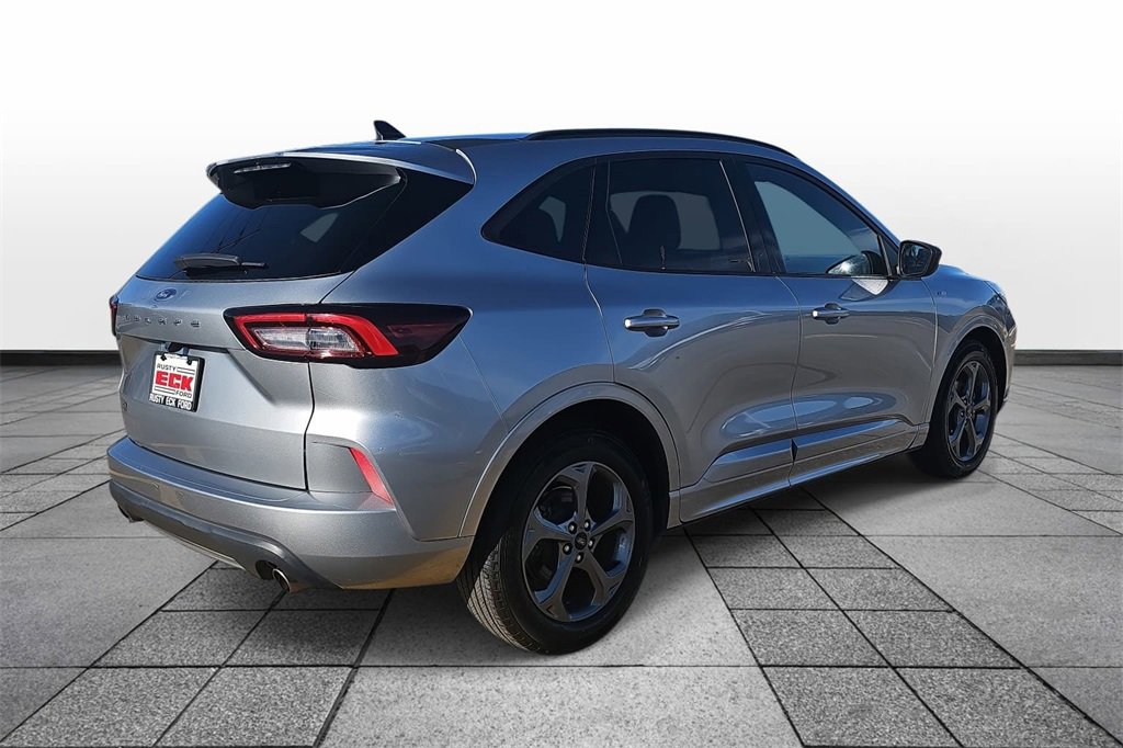Used 2023 Ford Escape ST-Line image 5