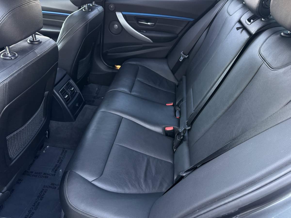 Used 2018 BMW 340i Sedan w/ Premium Package RWD image 19