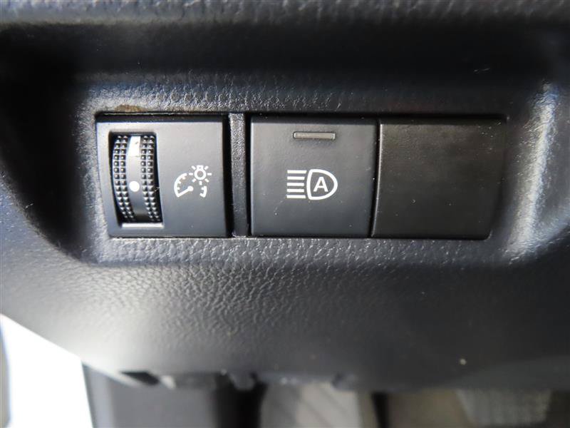 Used 2022 Toyota RAV4 XLE FWD image 18