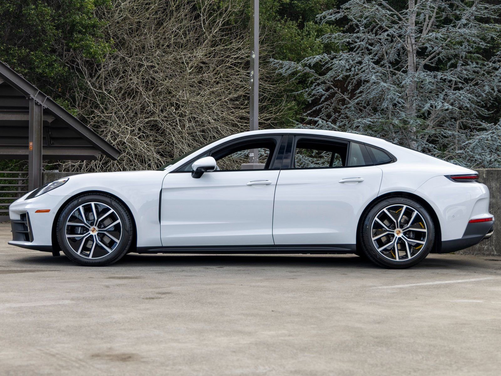 New 2026 Porsche Panamera 4 image 2