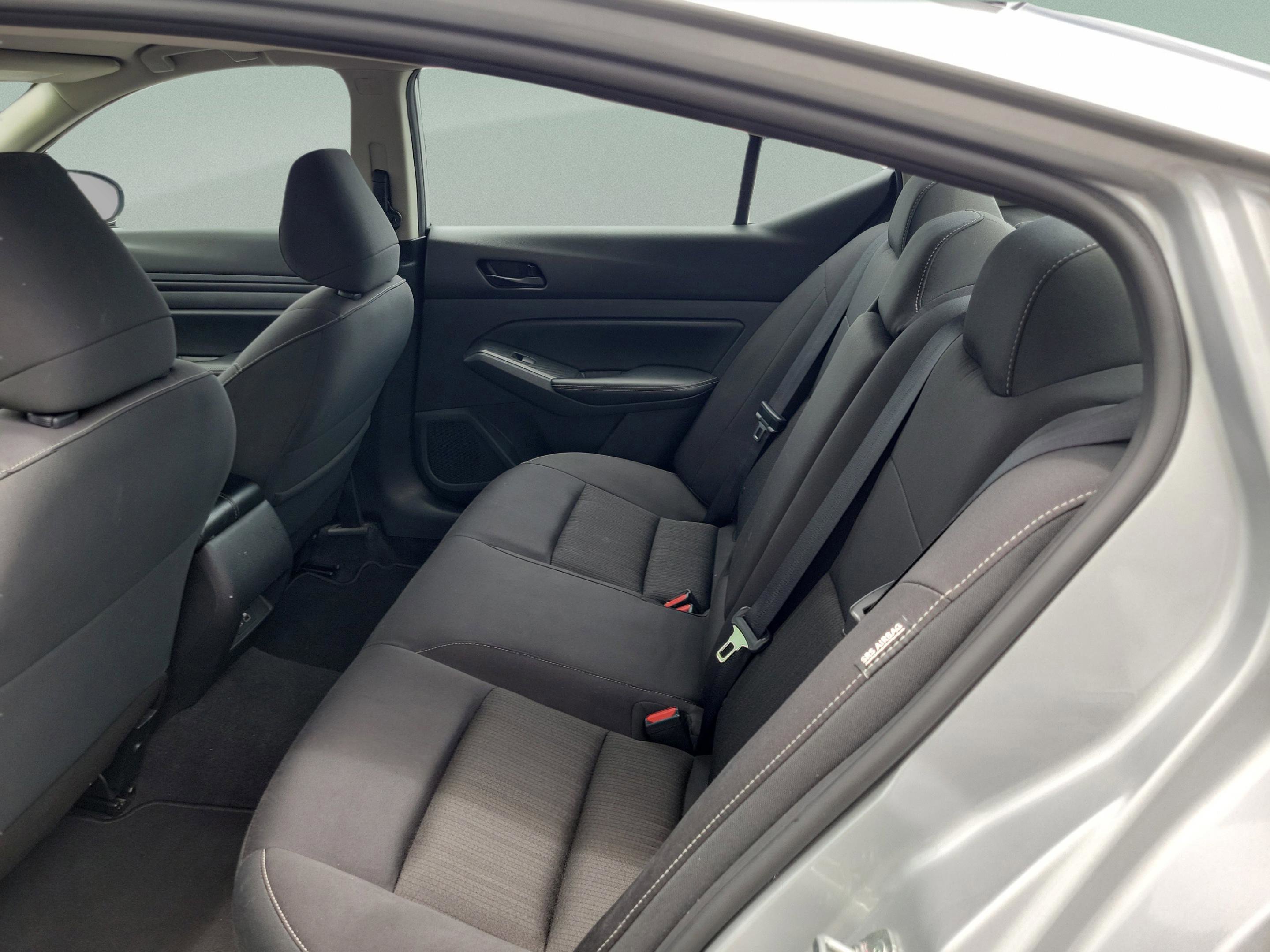Used 2024 Nissan Altima 2.5 SV FWD image 13