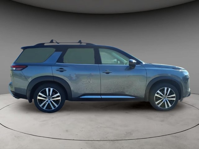 Certified 2024 Nissan Pathfinder Platinum AWD/4WD image 6