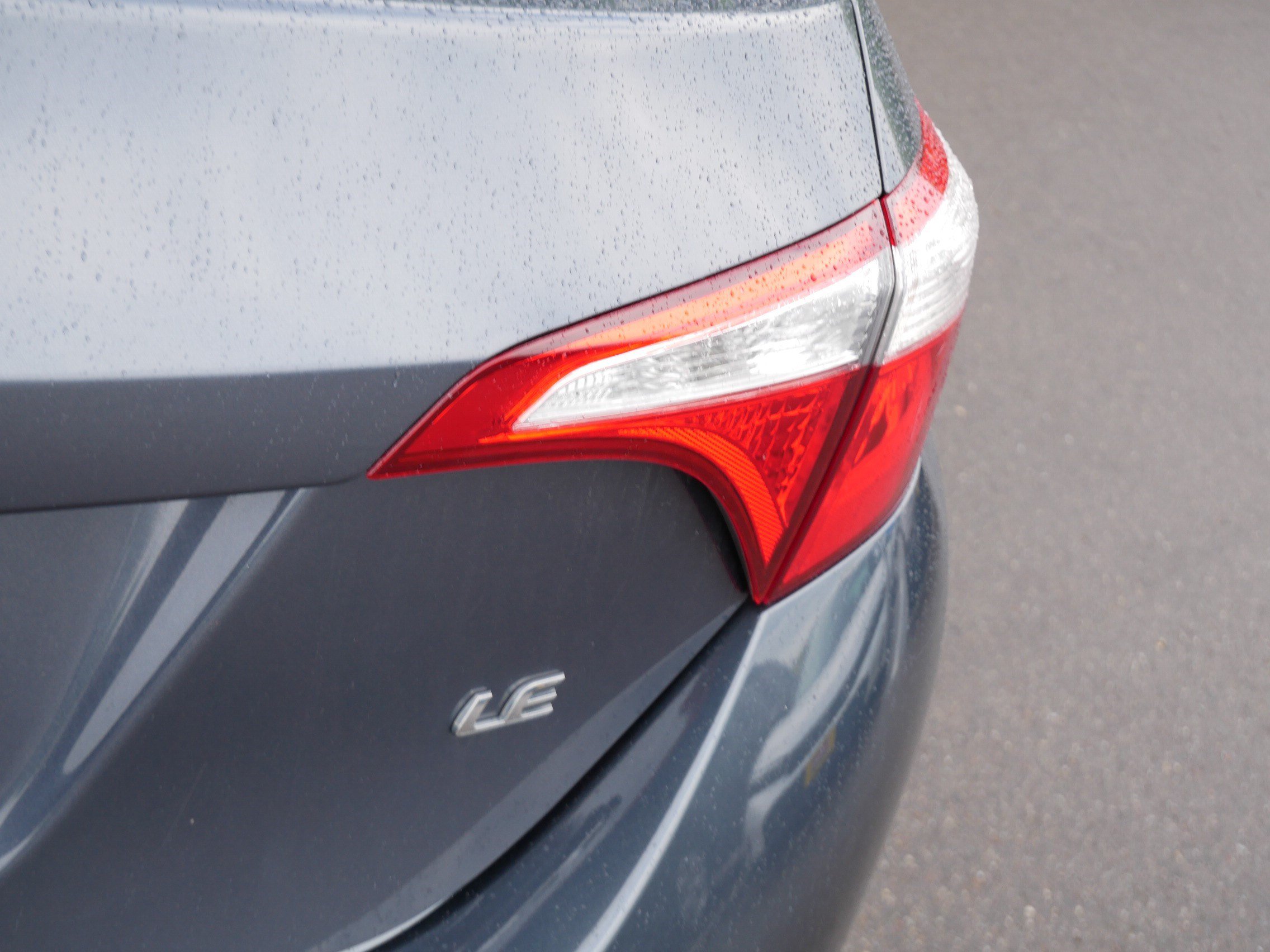 Used 2015 Toyota Corolla LE FWD image 18