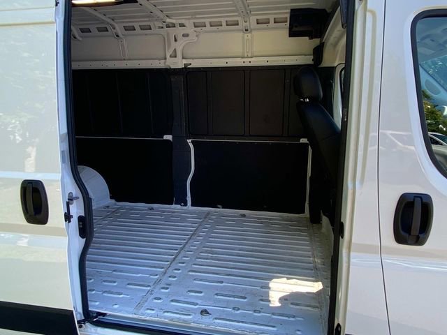 Used 2025 RAM ProMaster 2500 w/ Convenience Group FWD image 8