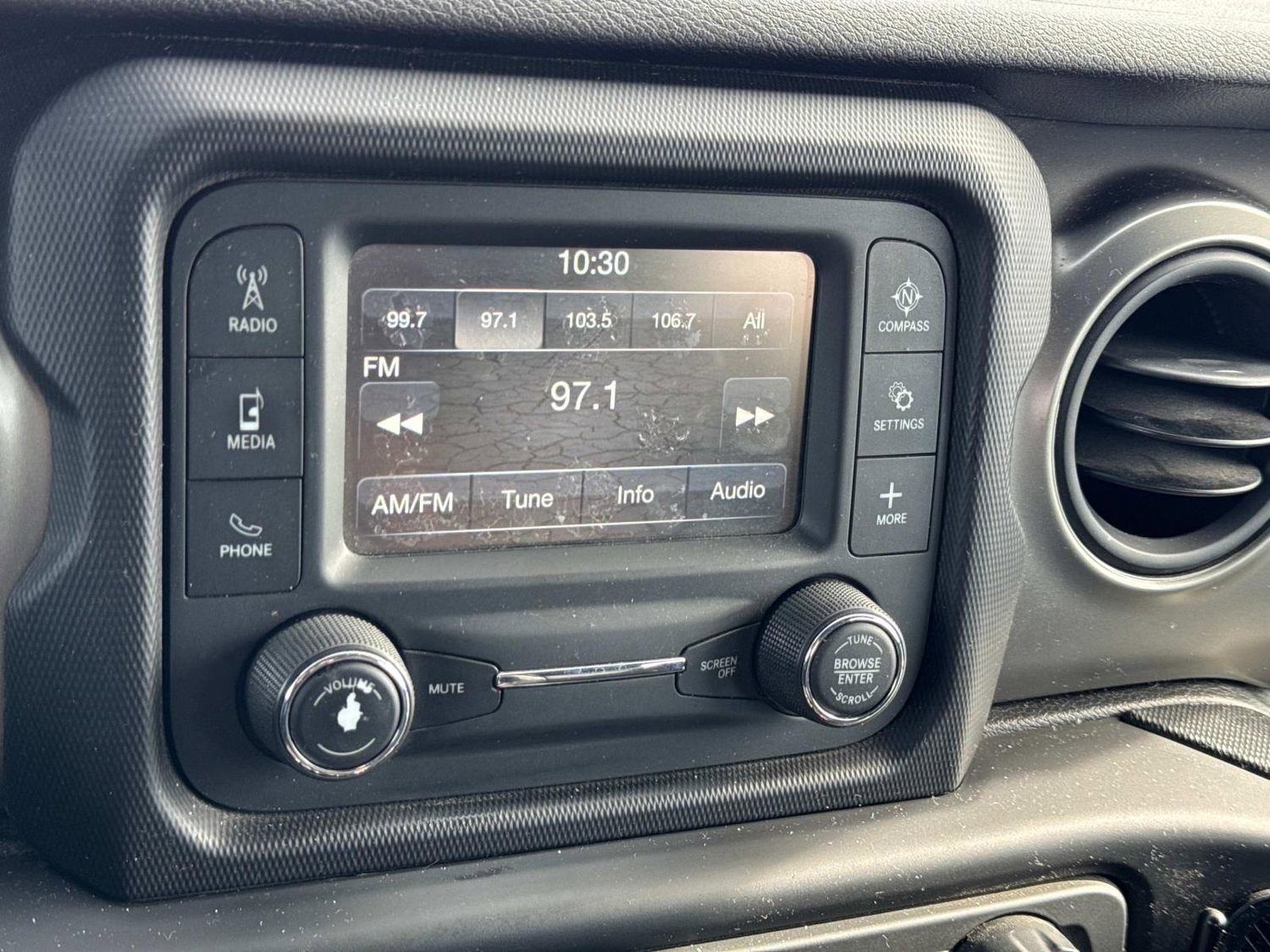 Used 2018 Jeep Wrangler Unlimited Sport image 31