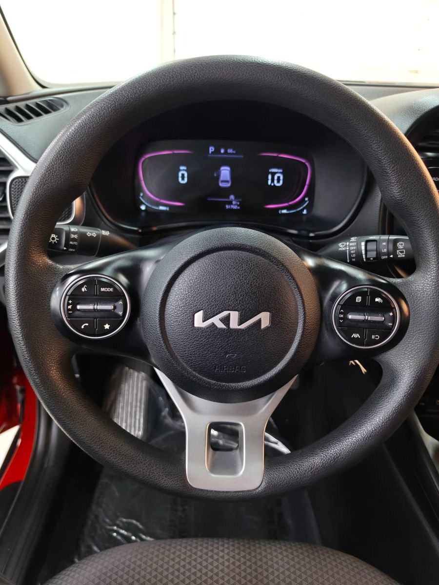Used 2024 Kia Soul LX w/ LX Technology Package FWD image 21