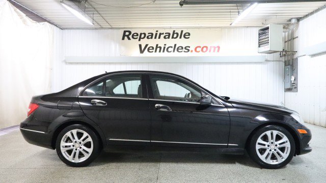 Used 2013 Mercedes-Benz C 300 4MATIC Sedan image 4