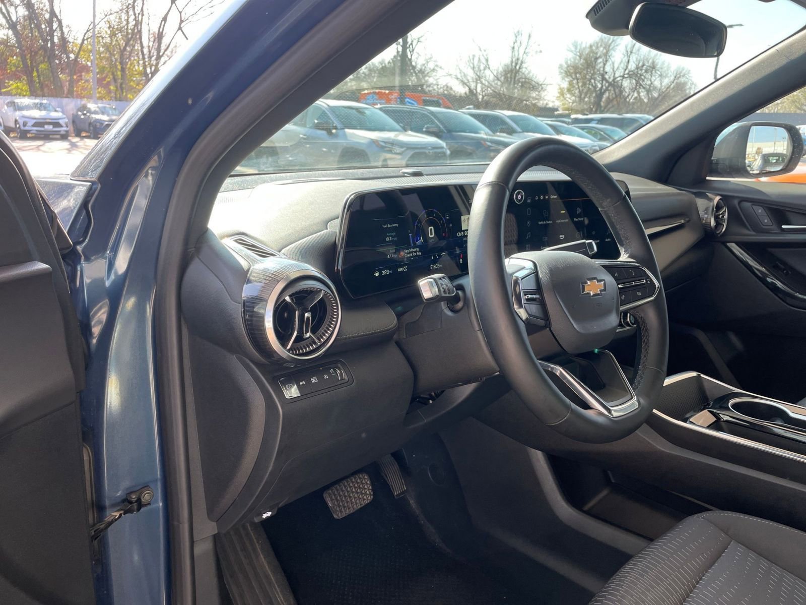 Used 2025 Chevrolet Equinox LT image 33