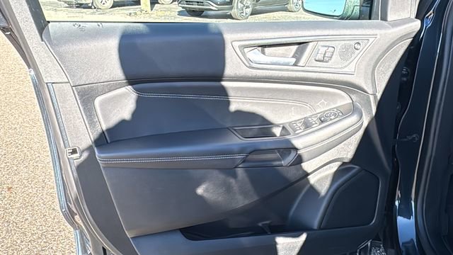 Certified 2024 Ford Edge Titanium image 8