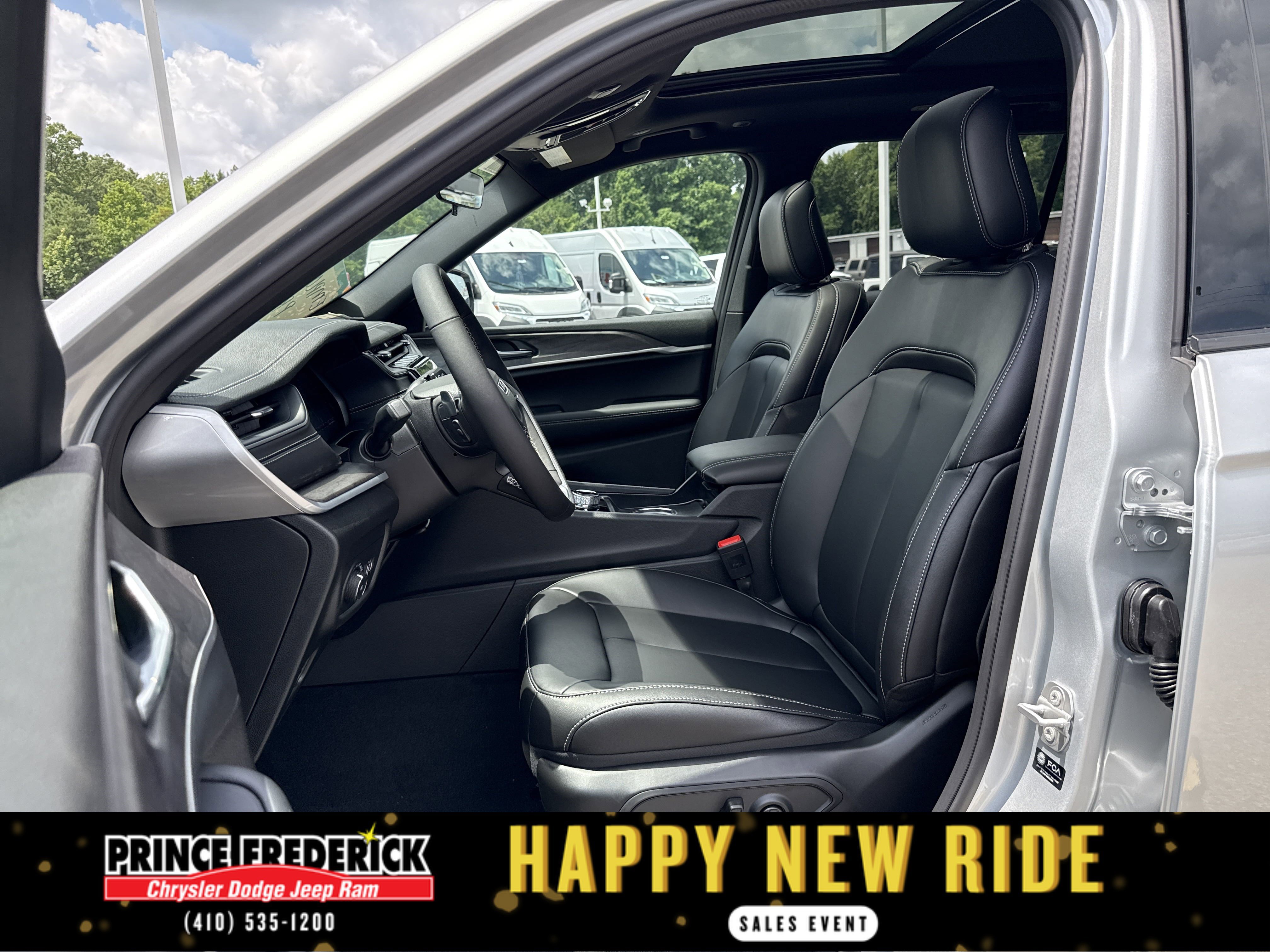 New 2025 Jeep Grand Cherokee L Limited w/ Black Appearance Package image 11