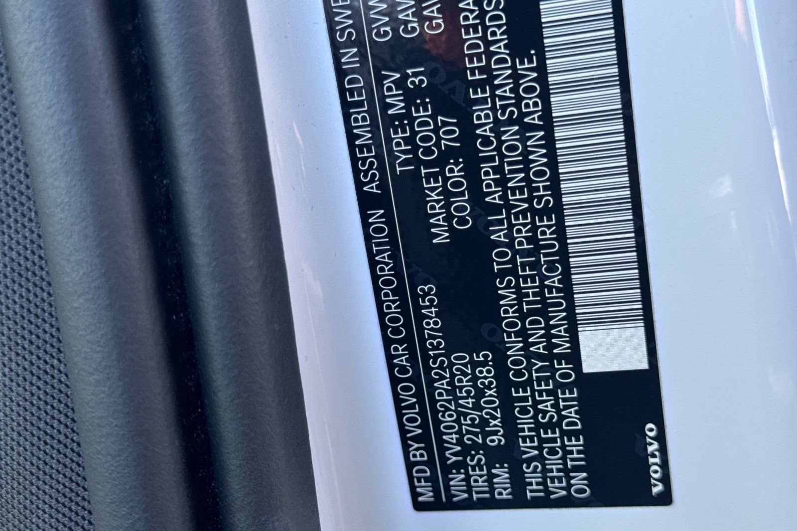 Certified 2025 Volvo XC90 B6 Core w/ Climate Package image 30