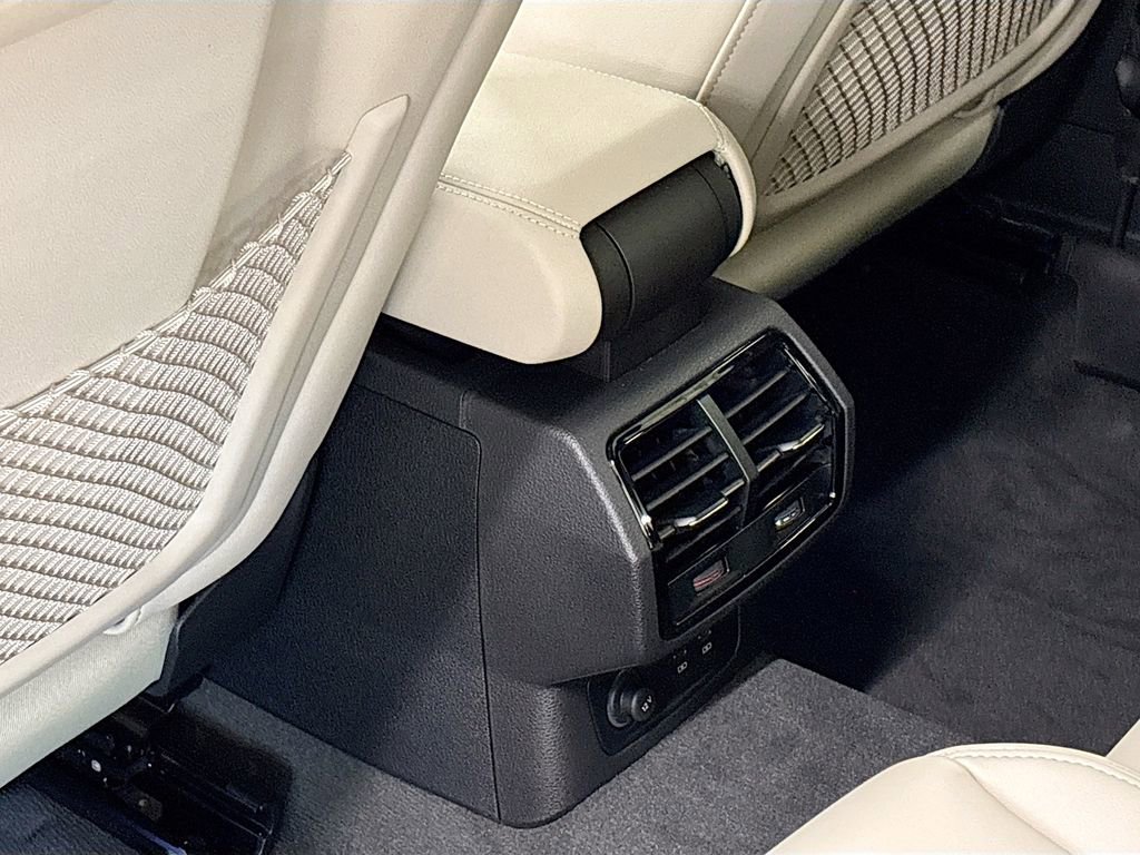 New 2025 Audi Q3 2.0T Premium Plus image 17