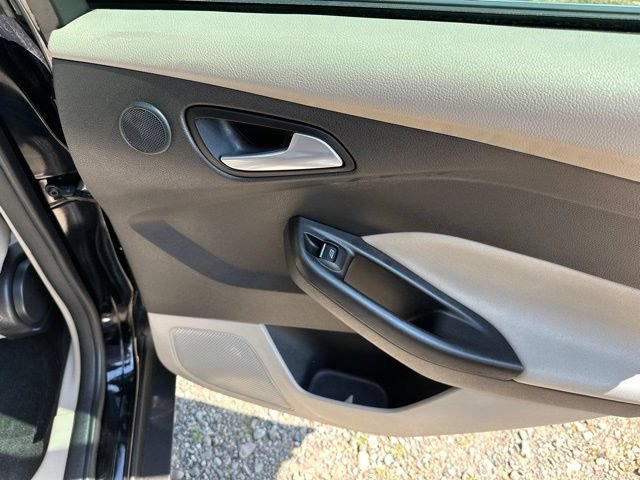 Used 2017 Ford Focus Electric Hatchback FWD image 19