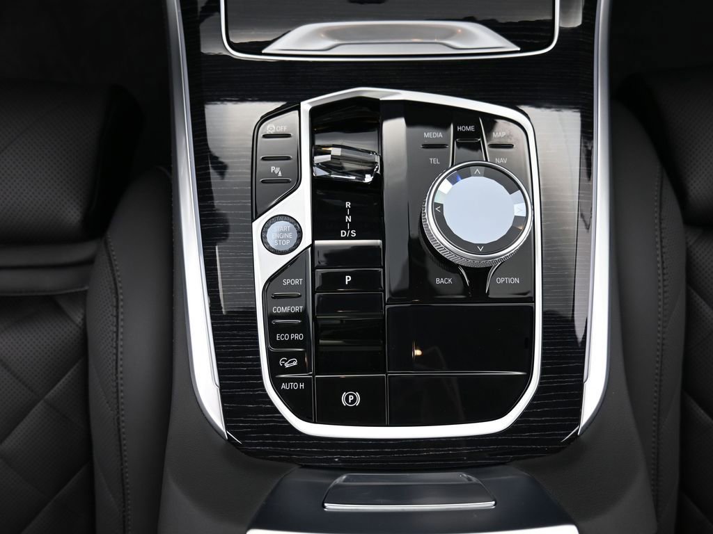 Used 2026 BMW X5 M60i image 15