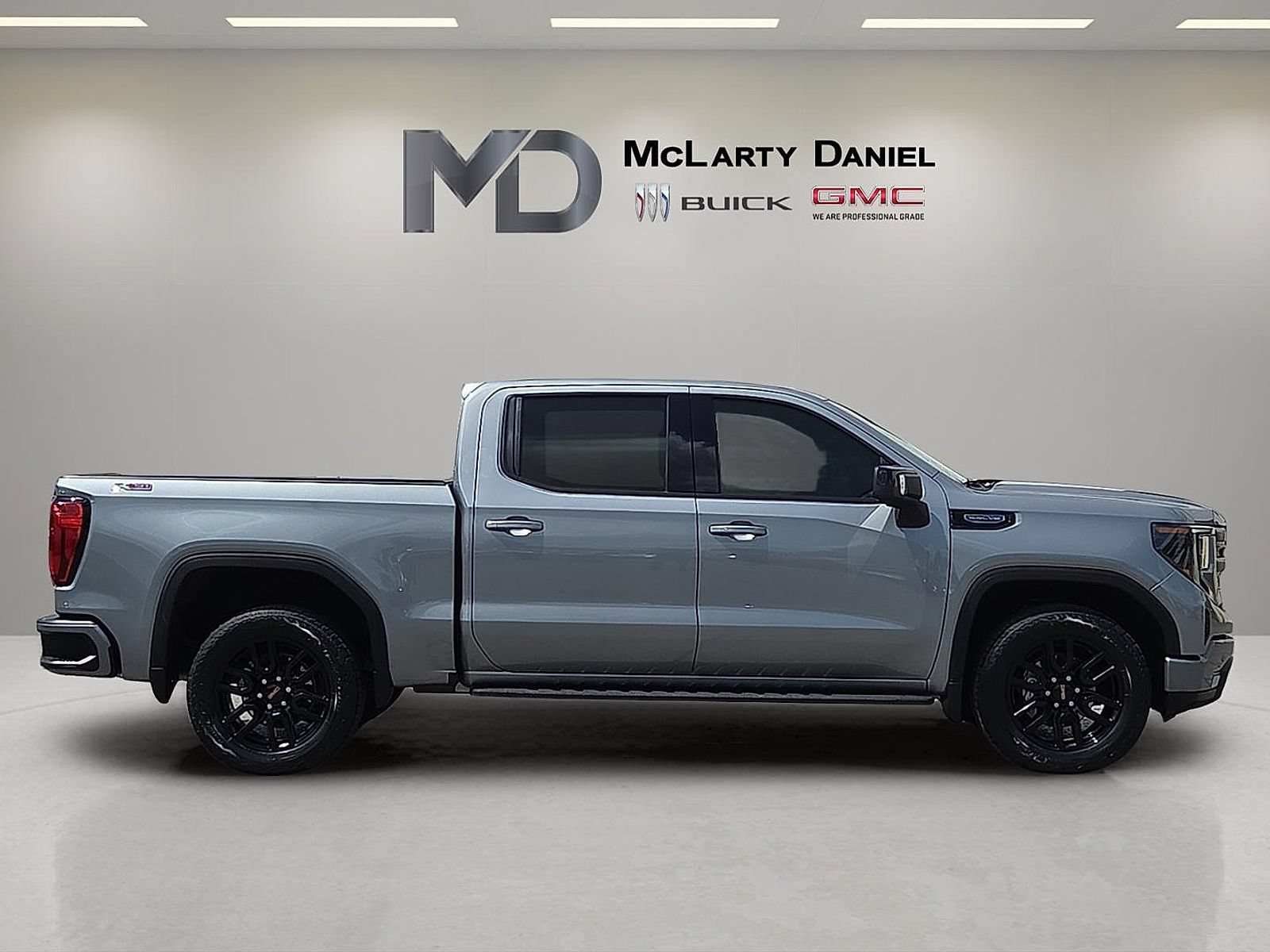 Used 2024 GMC Sierra 1500 Elevation w/ Elevation Premium Package AWD/4WD image 15