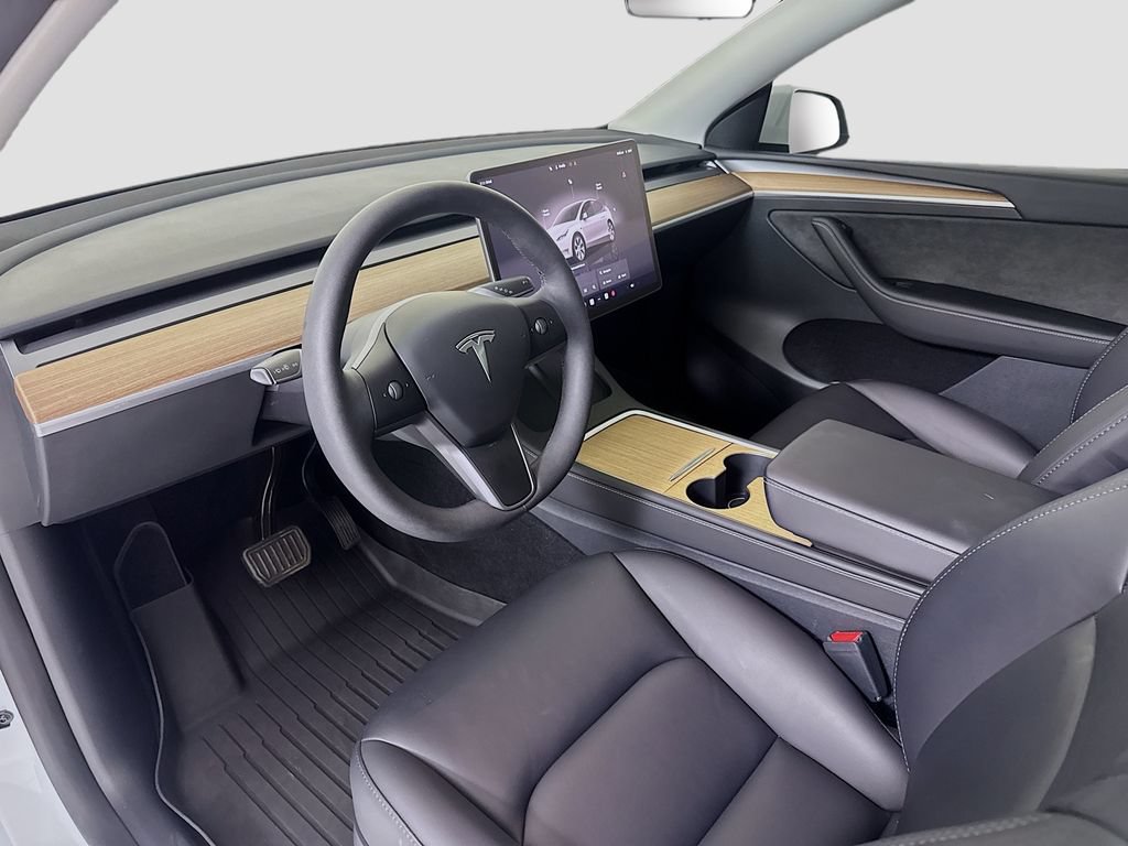 Used 2024 Tesla Model Y Long Range AWD/4WD image 9