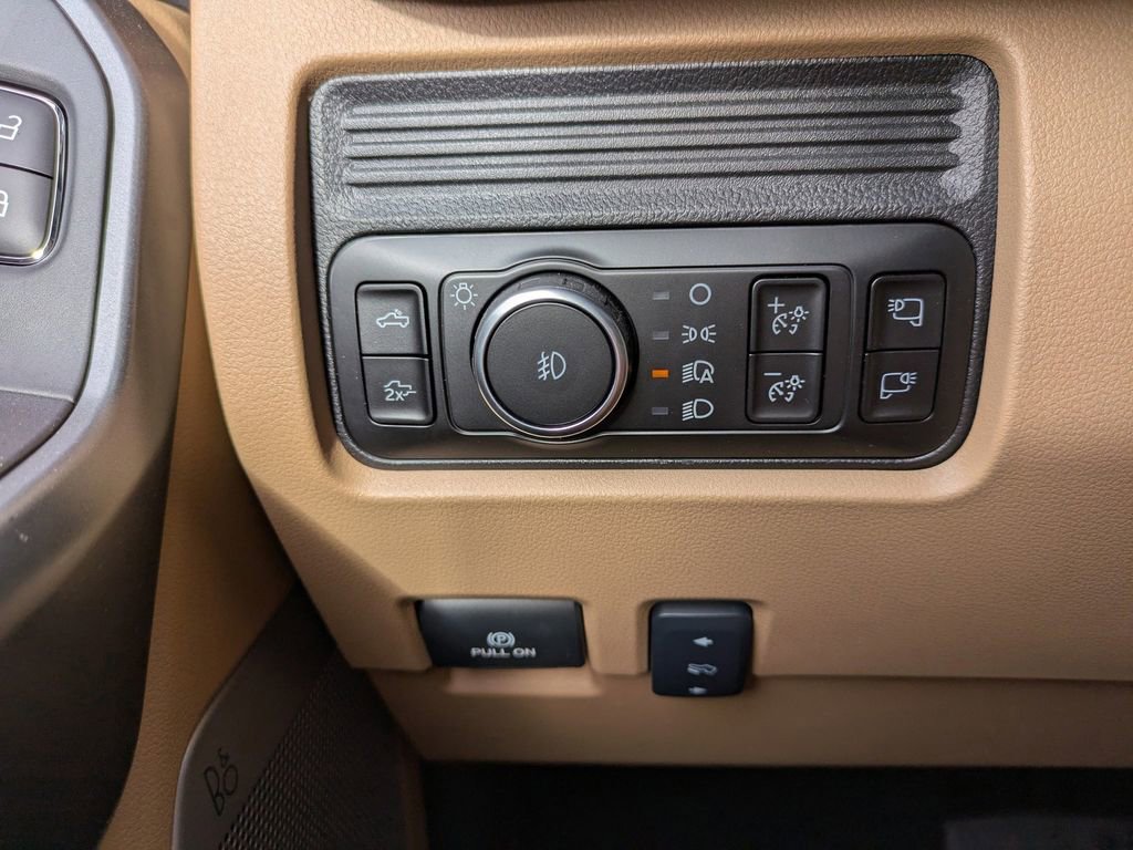 New 2026 Ford F250 Lariat w/ Black Appearance Package image 29