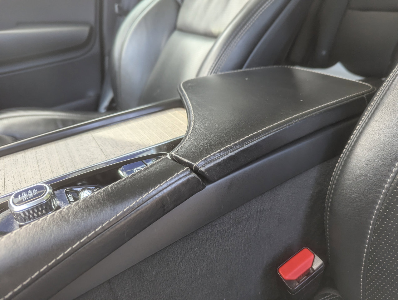 Used 2021 Volvo XC90 T6 Inscription w/ Protection Package image 28