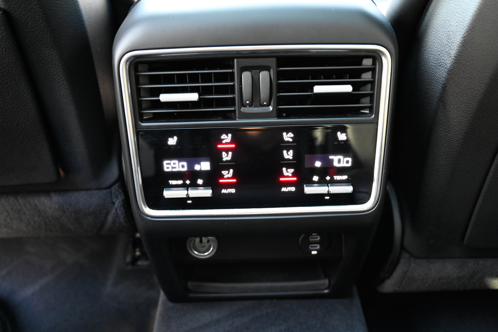 Used 2023 Porsche Cayenne GTS AWD/4WD image 44