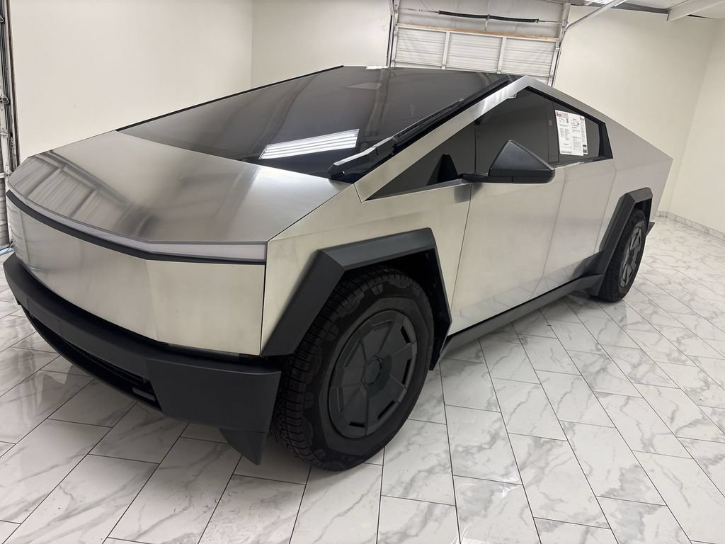 Used 2025 Tesla Cybertruck AWD Crew Cab image 4