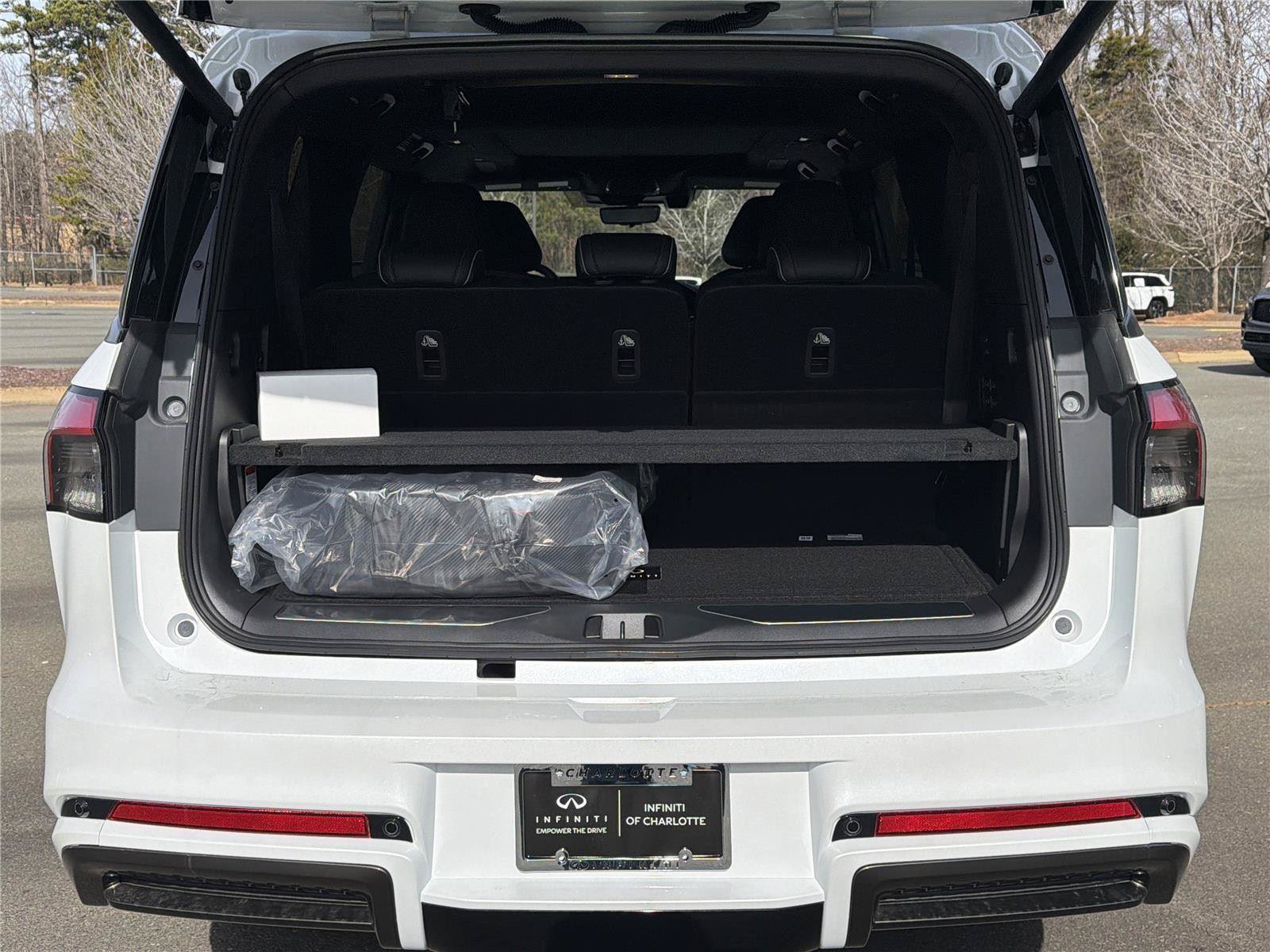 New 2026 INFINITI QX80 Autograph w/ Premium Cargo Package AWD/4WD image 27
