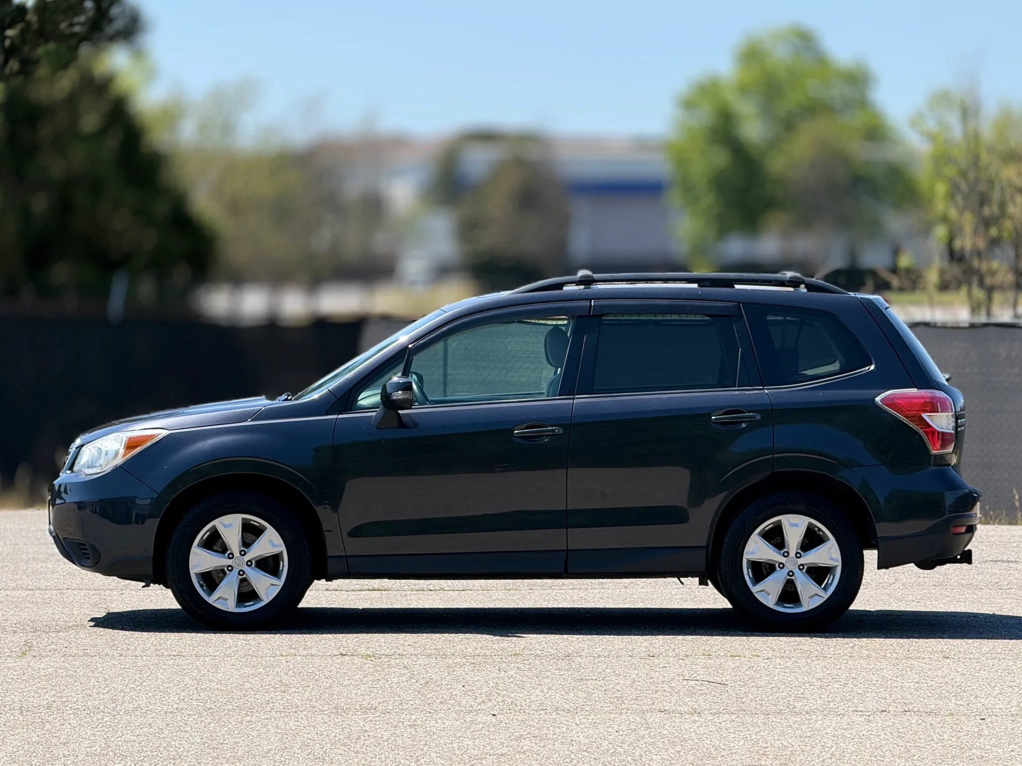 Used 2015 Subaru Forester 2.5i Premium w/ All-Weather Package AWD/4WD image 7