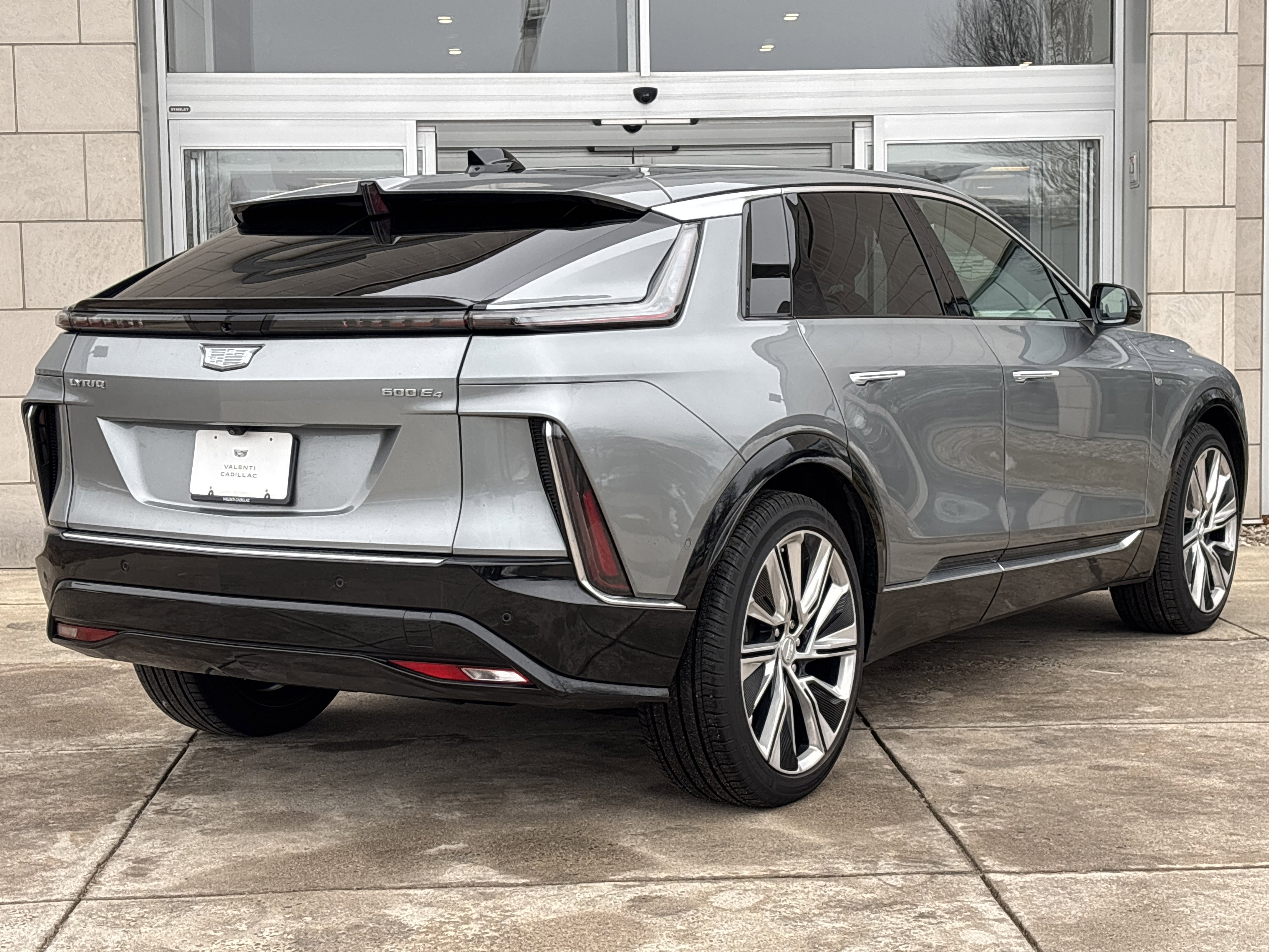 Used 2024 Cadillac Lyriq Luxury w/ LPO, Floor Liner Package image 5