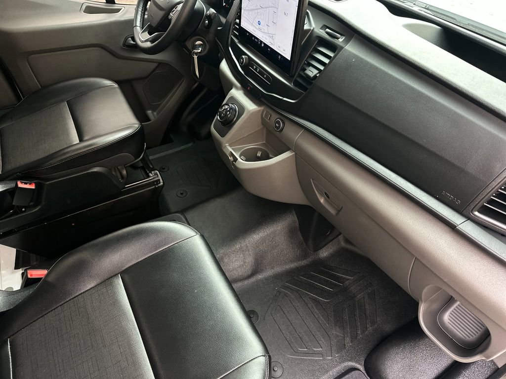 Used 2023 Ford E-Transit Medium Roof image 16