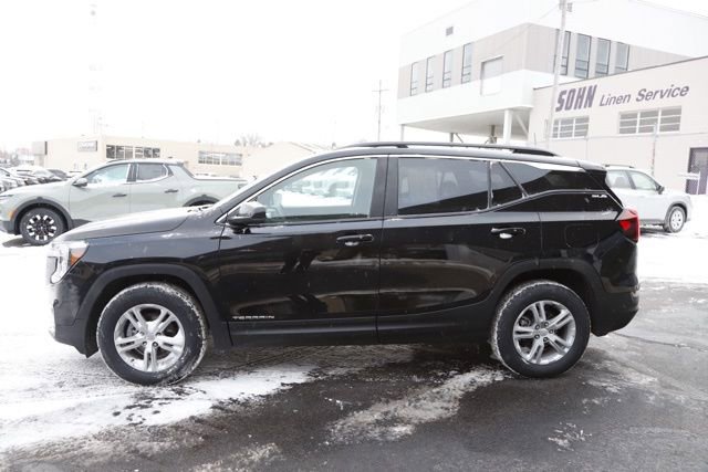 Used 2022 GMC Terrain SLE w/ Driver Convenience Package image 6