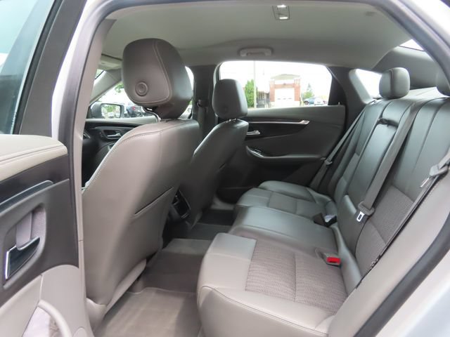 Used 2015 Chevrolet Impala LT w/ Convenience Package FWD image 19