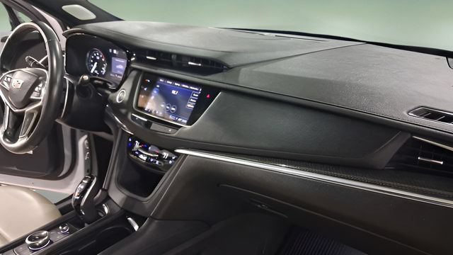 Used 2022 Cadillac XT5 Sportv w/ Technology Package AWD/4WD image 17