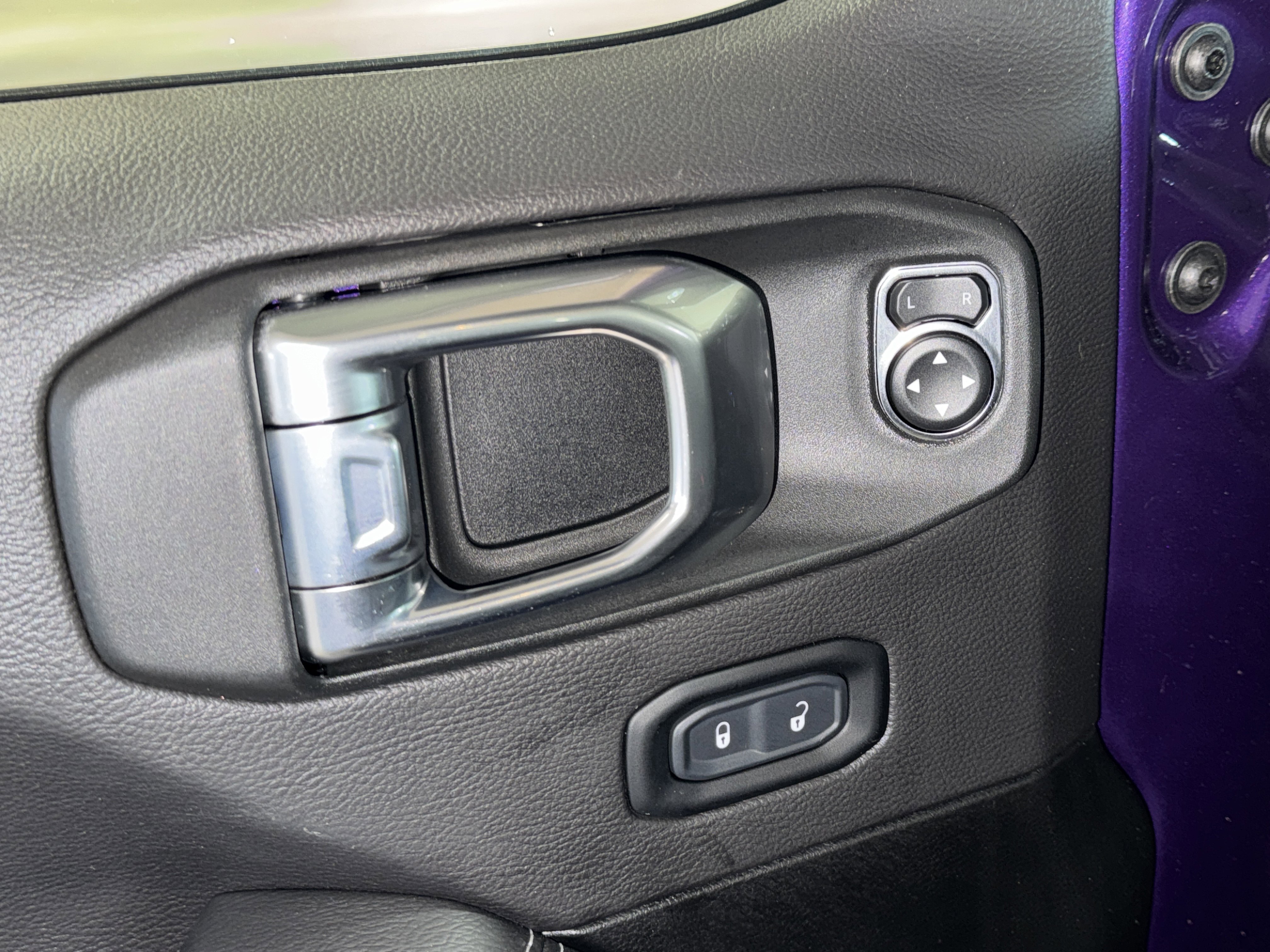 Used 2023 Jeep Wrangler Sahara image 18