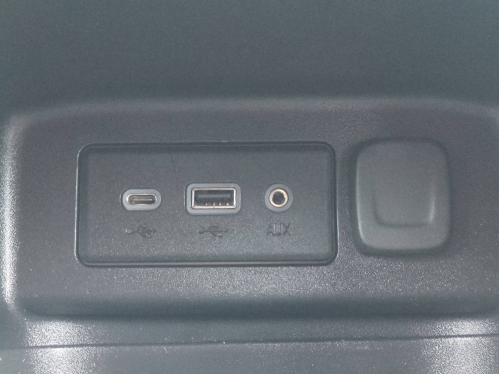 Used 2020 Chevrolet Equinox LT FWD image 30